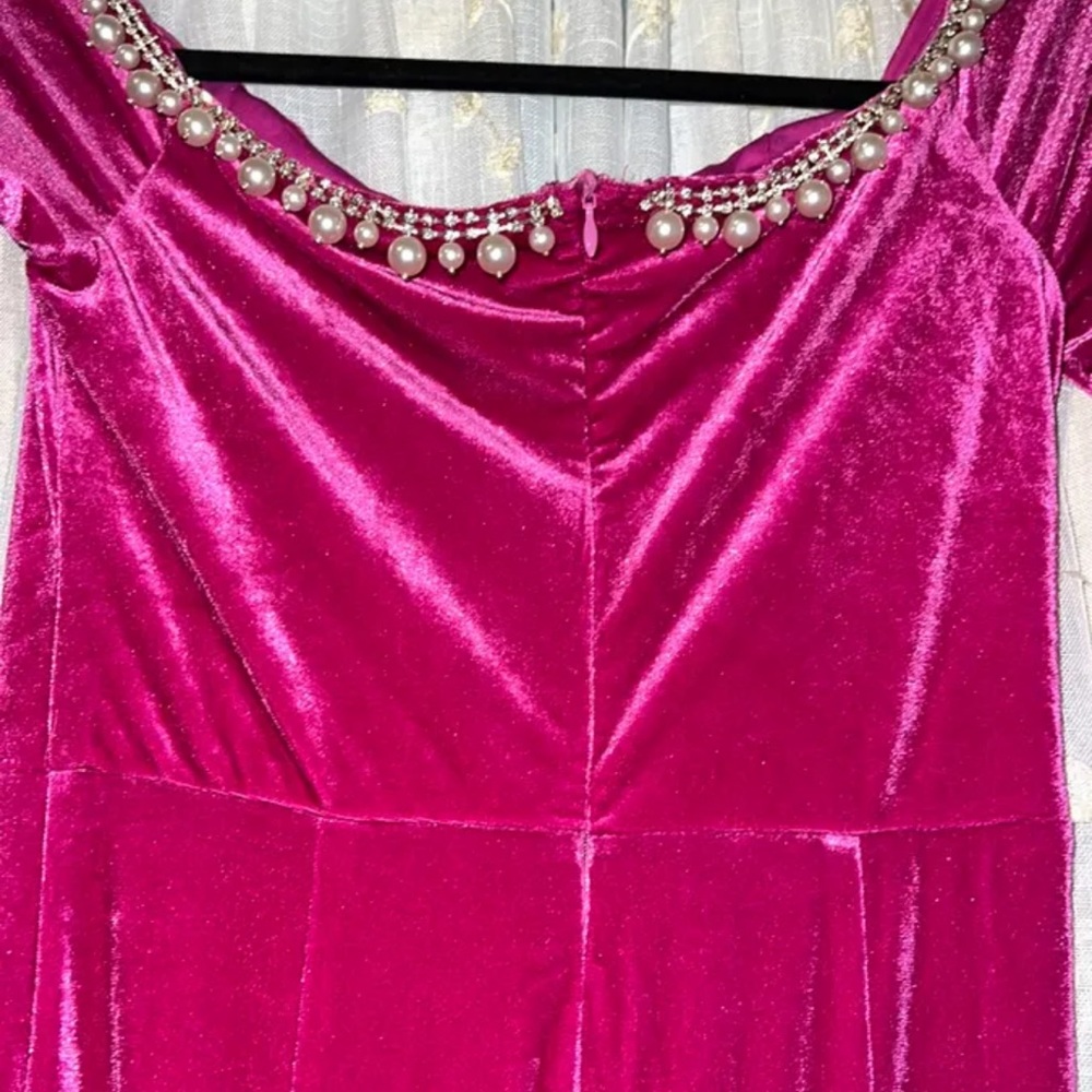Elegant Velvet Long Sleeve Dress in Pink - Picture 3 of 3